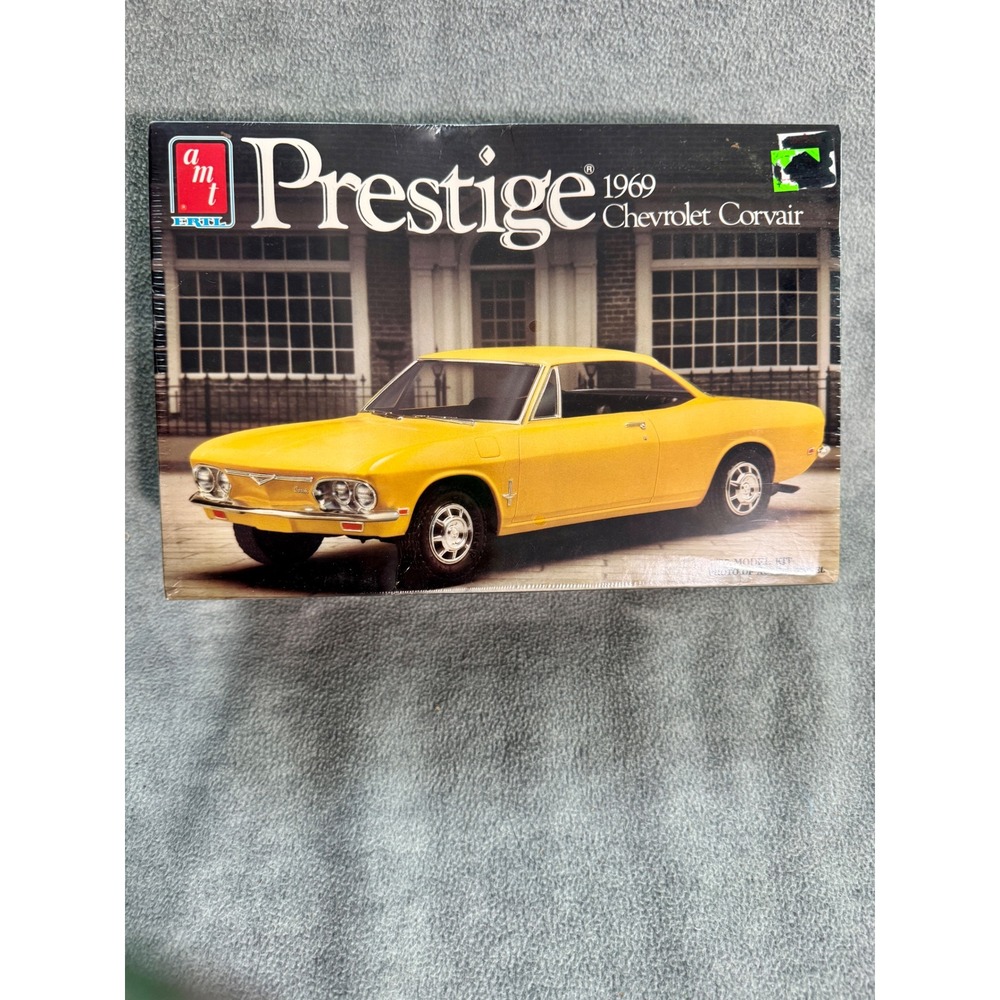 AMT Ertl Prestige 1969 Chevrolet Corvair 1/25 Model Kit 6773 Sealed Vintage